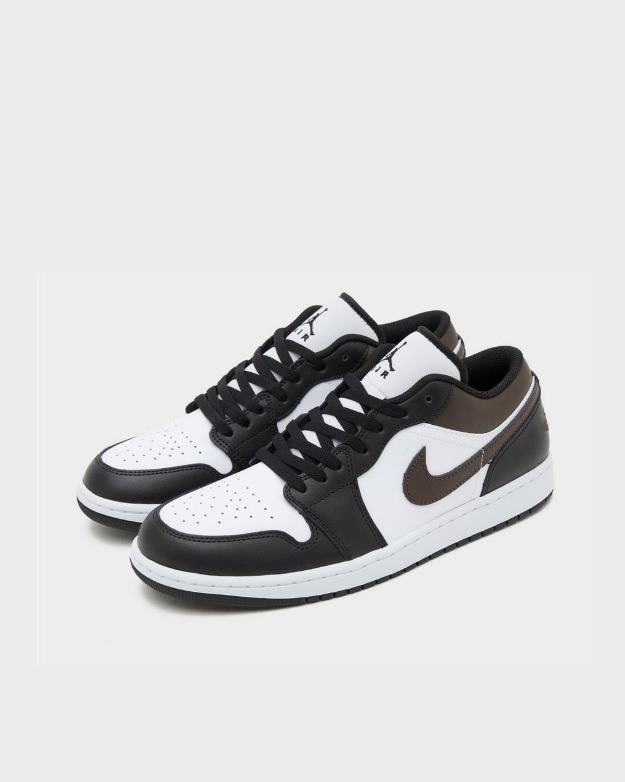 کتونی جردن وان ساق کوتاه     Jordan 1 Low Barque Brown IO3393-0101
