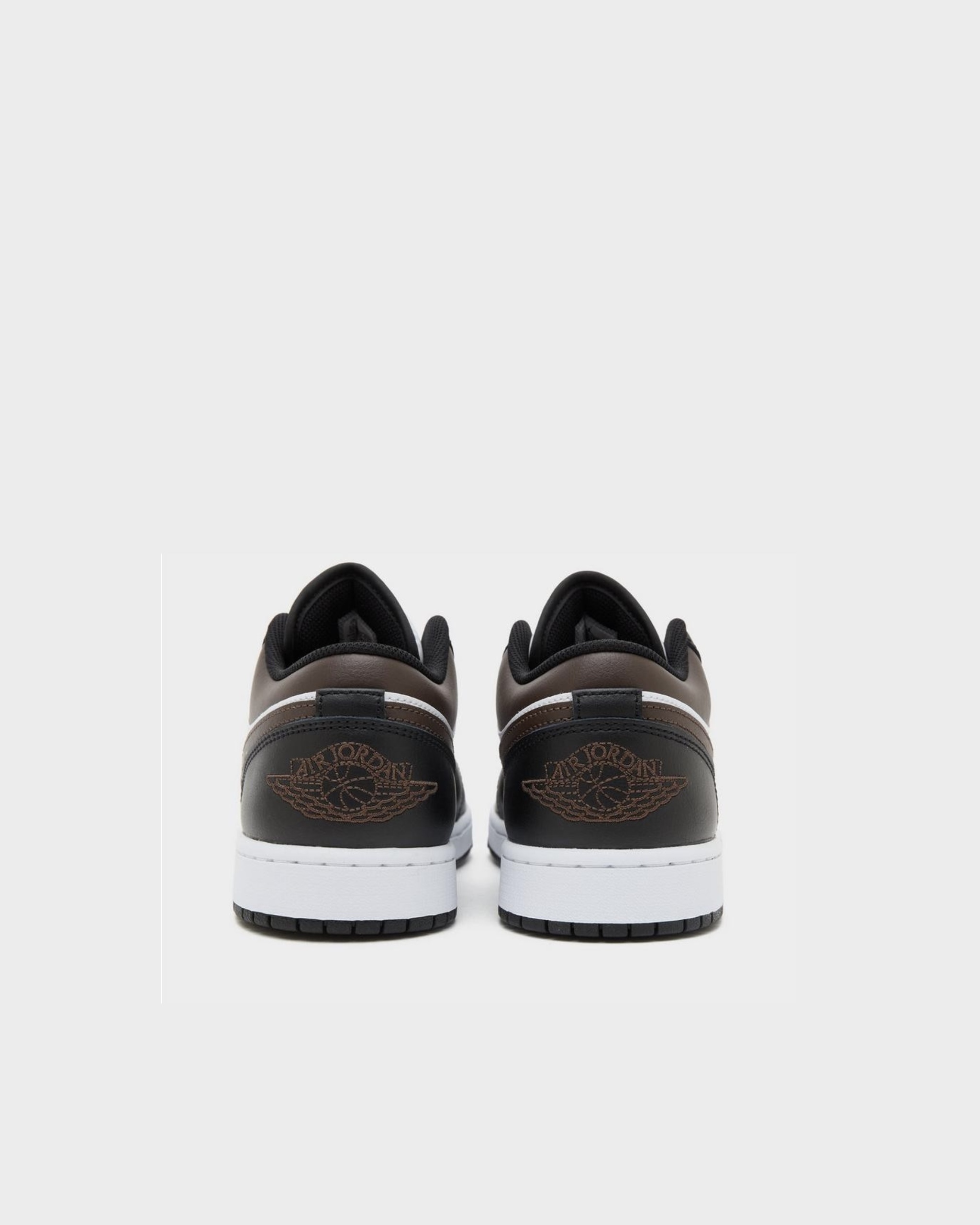 کتونی جردن وان ساق کوتاه     Jordan 1 Low Barque Brown IO3393-0102
